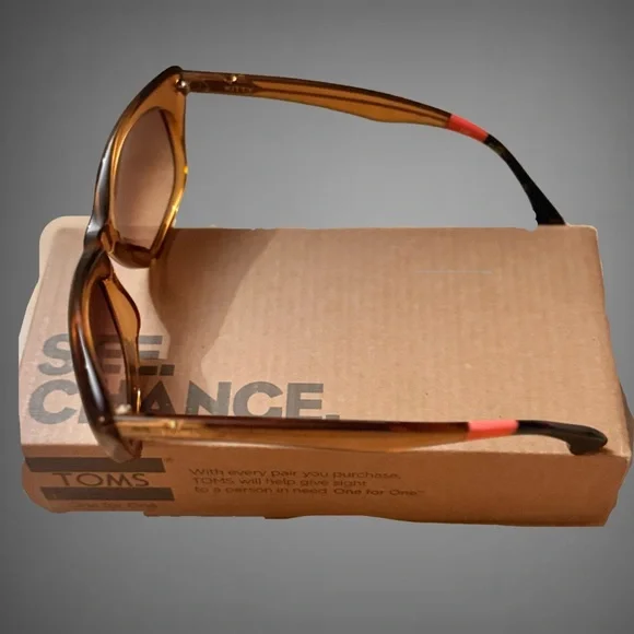 Toms Kitty Brown Sunglasses - Picture 2 of 7